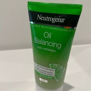 Neutrogena Oil Balancing Daily Exfoliator with Lime & Aloe Vera for Oily Skin.